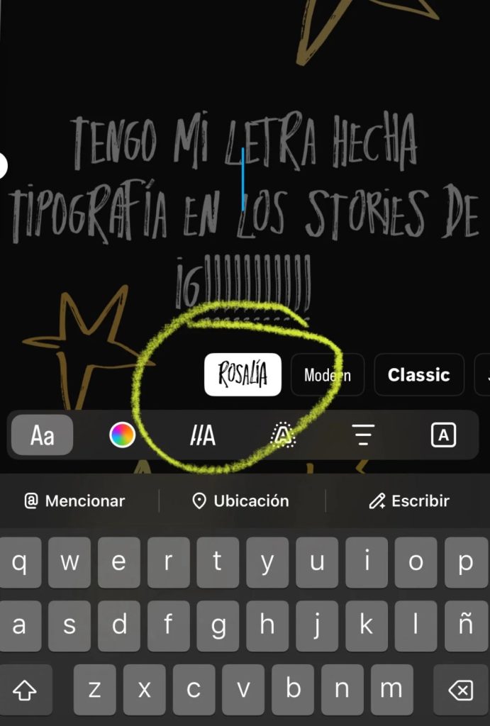 Composición visual que explora la nueva tipografía utilizada por Rosalía en Instagram, destacando su uso de caracteres especiales y símbolos Unicode. Una tendencia estética en redes sociales que combina creatividad, estilo personal y nuevas formas de expresión visual.