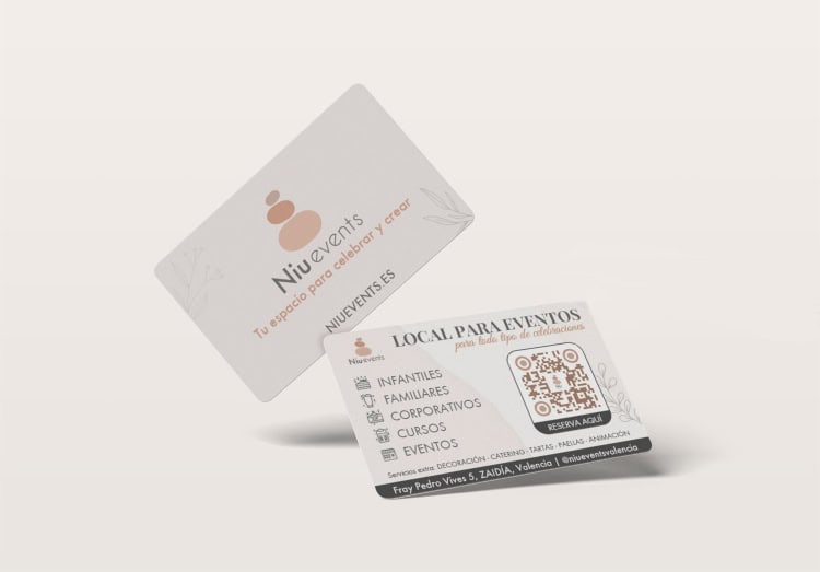 Local para eventos, tarjetas de invitación personalizadas para todo tipo de celebraciones en Valencia, impresión de invitaciones, decoraciones y catering para eventos, reservas en tucreativa.es.
