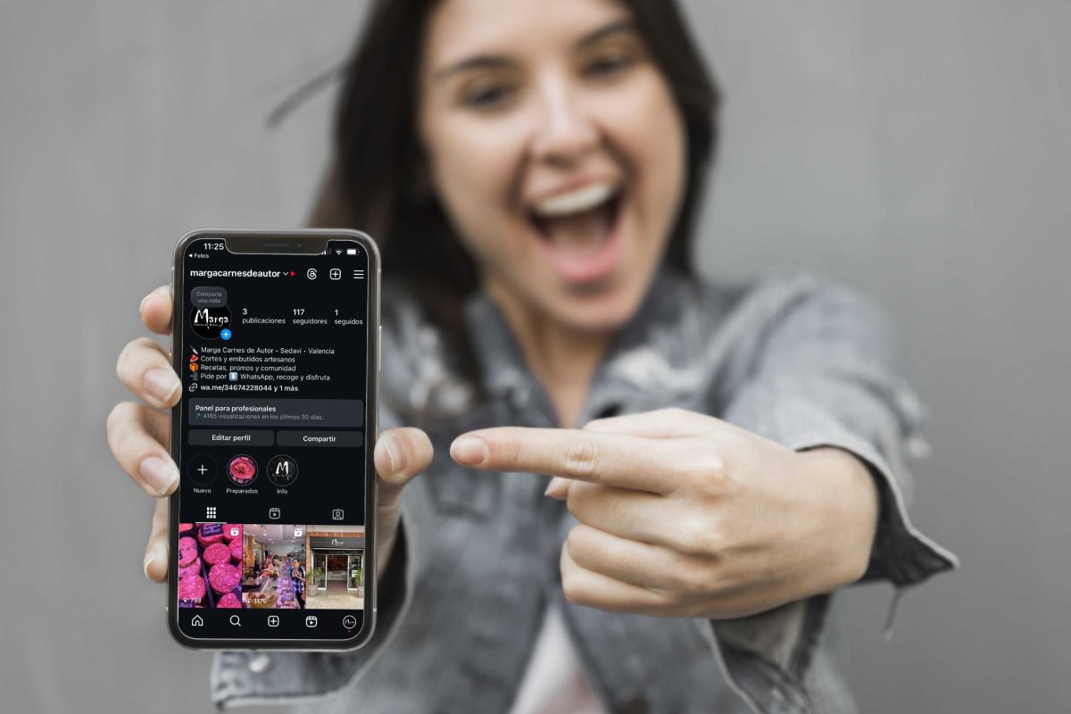 Post en redes sociales de Marga Carnes de Autor con productos frescos y diseño gráfico alineado con la estrategia de marca.